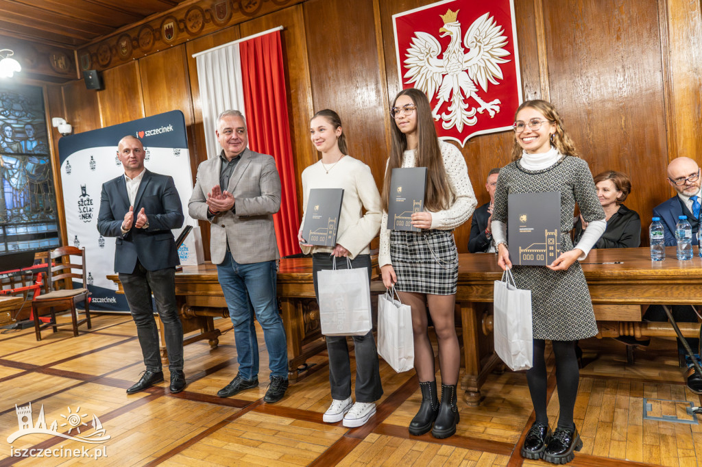 Najlepsi uczniowie, artyści i sportowcy ze stypendiami burmistrza