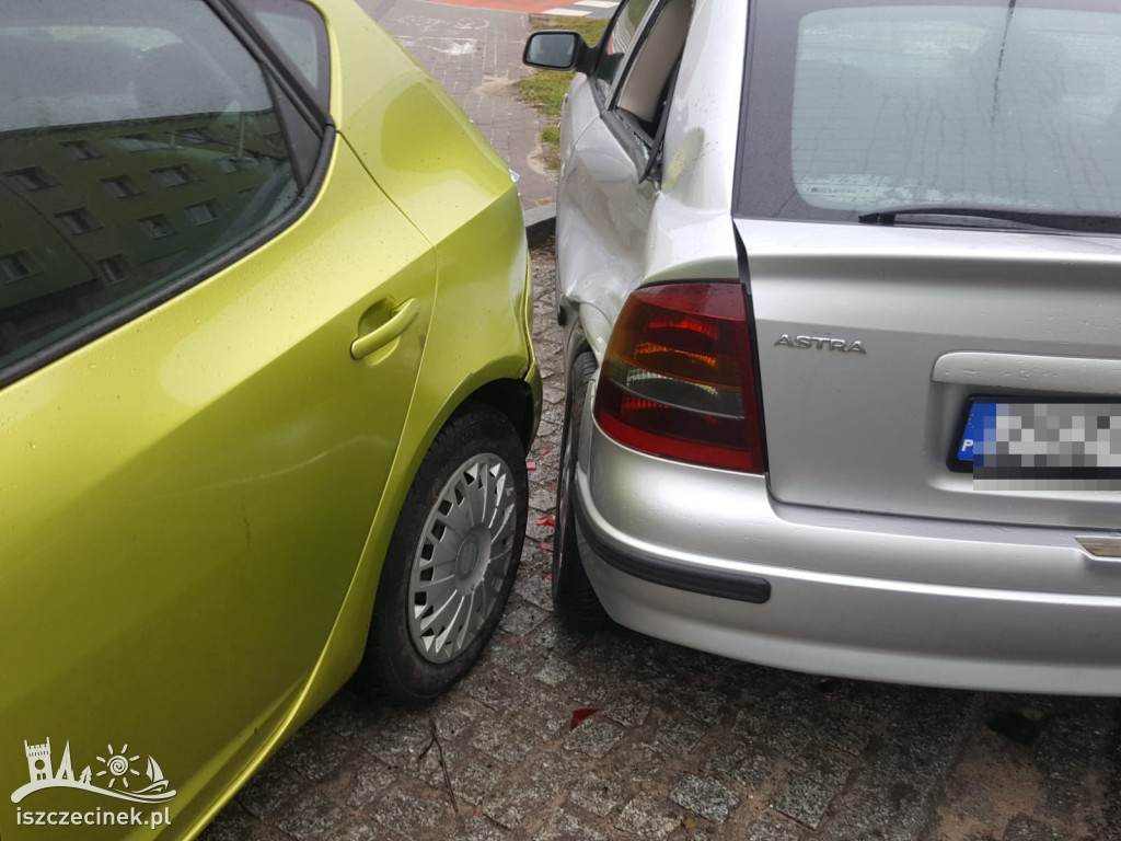 Kolizja na głównej ulicy Szczecinka. Trzy auta rozbite