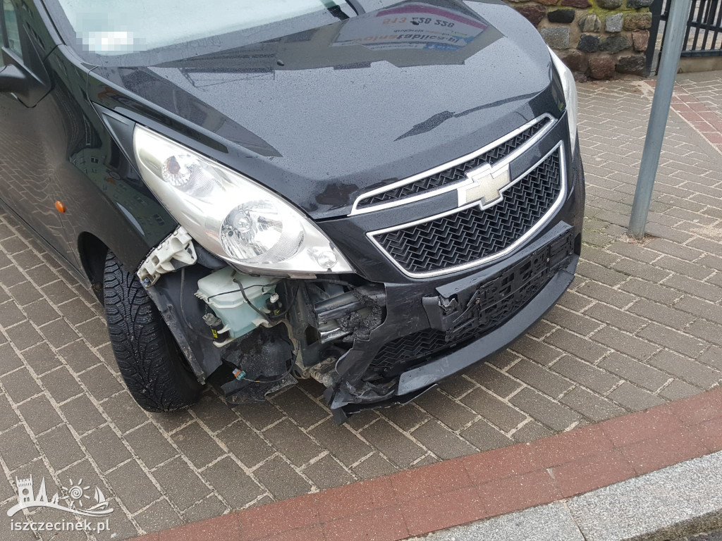 Kolizja na głównej ulicy Szczecinka. Trzy auta rozbite