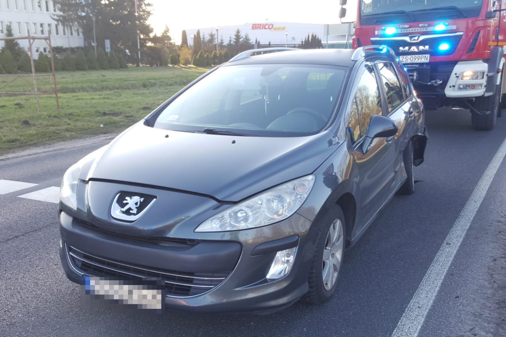 Wypadek na skrzyżowaniu Kaszubskiej z Narutowicza.
