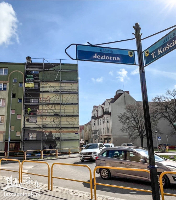 Ruszyły prace nad muralem upamiętniającym wybitnego trenera