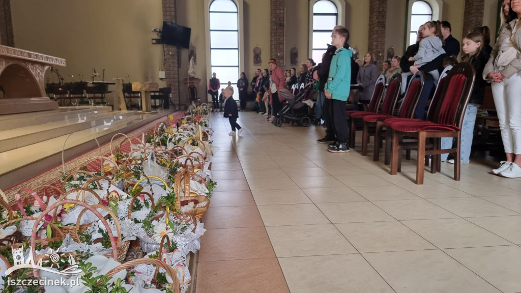 Mieszkańcy Szczecinka poświęcili pokarmy ZDJĘCIA