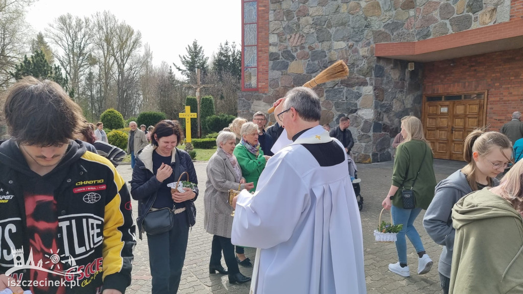 Mieszkańcy Szczecinka poświęcili pokarmy ZDJĘCIA