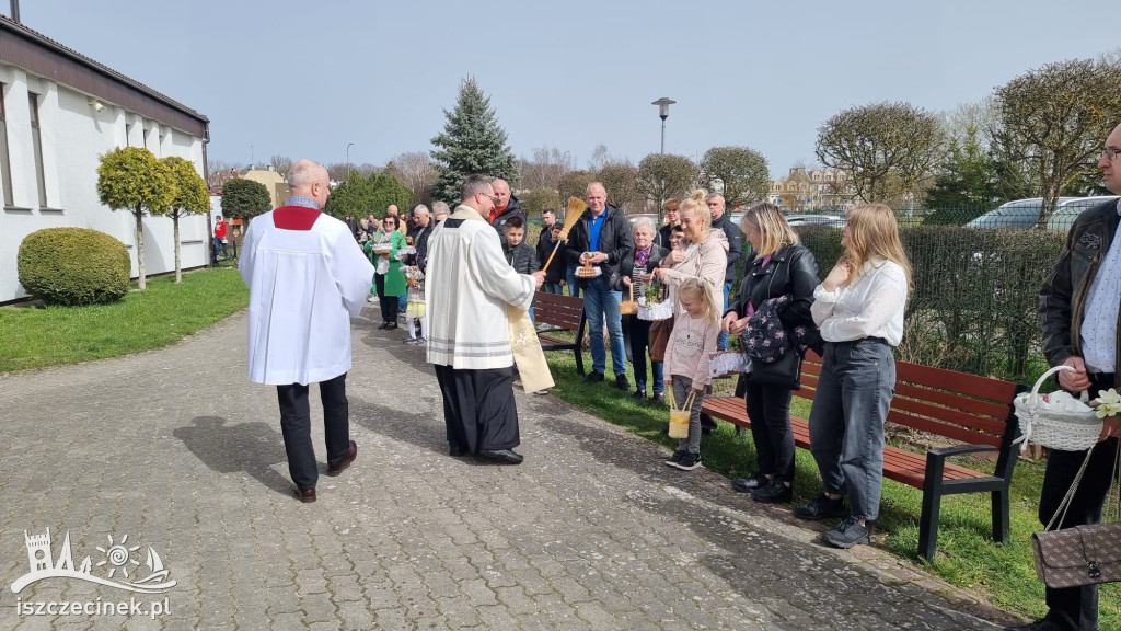 Mieszkańcy Szczecinka poświęcili pokarmy ZDJĘCIA