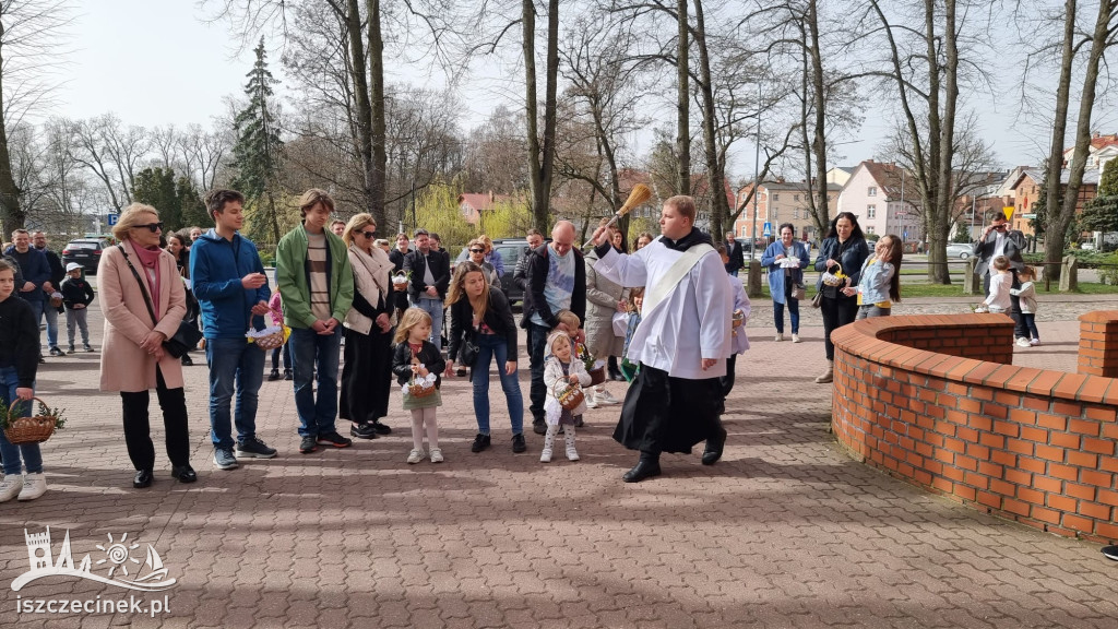 Mieszkańcy Szczecinka poświęcili pokarmy ZDJĘCIA