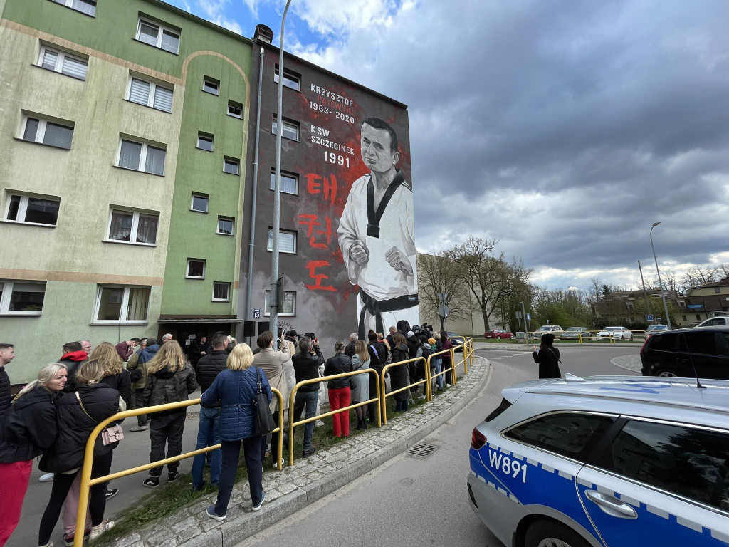 Odsłonięto mural upamiętniający Krzysztofa Pajewskiego