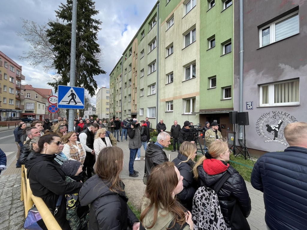 Odsłonięto mural upamiętniający Krzysztofa Pajewskiego