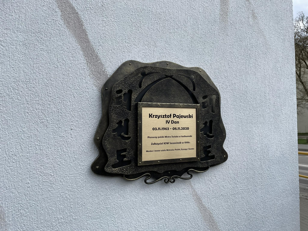 Odsłonięto mural upamiętniający Krzysztofa Pajewskiego
