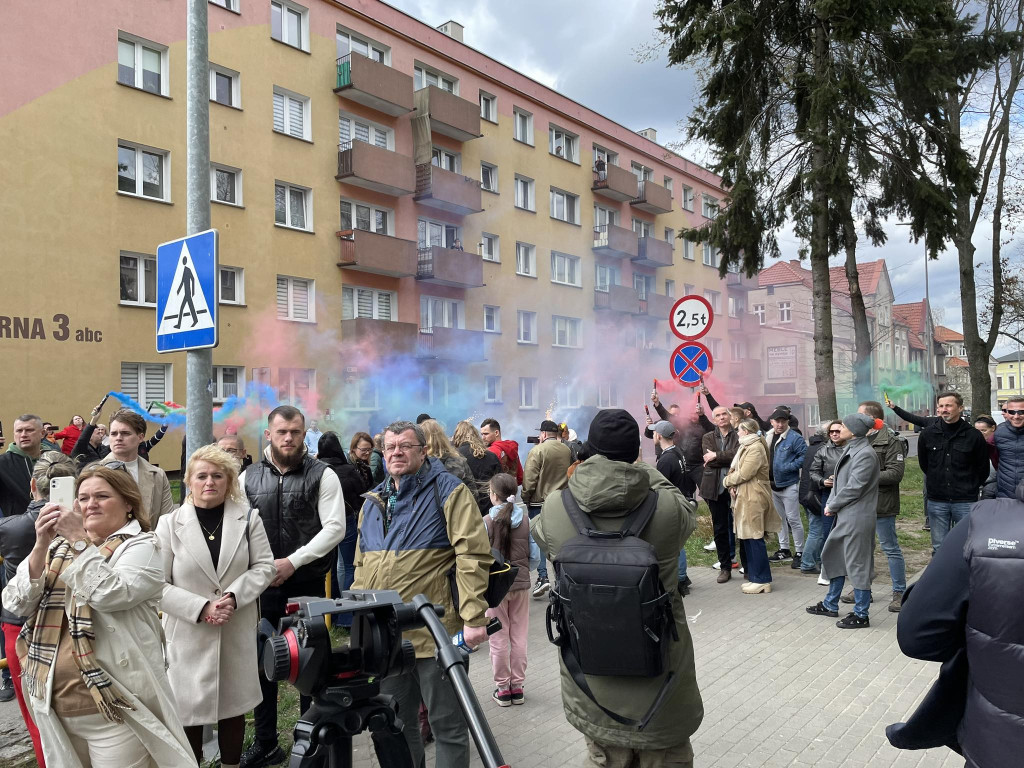 Odsłonięto mural upamiętniający Krzysztofa Pajewskiego