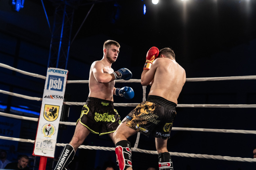 Arena Pająk Fight Night: Niezapomniane emocje i sportowe zmagania!