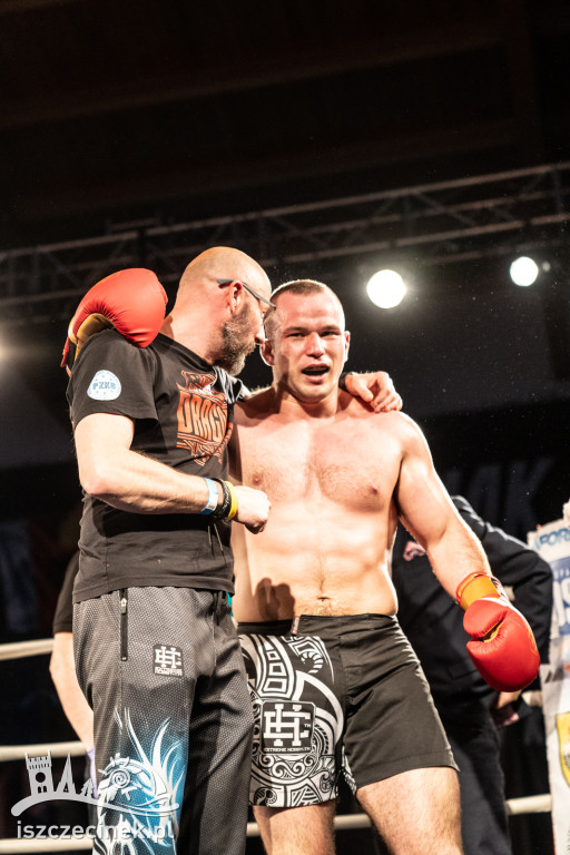 Arena Pająk Fight Night: Niezapomniane emocje i sportowe zmagania!