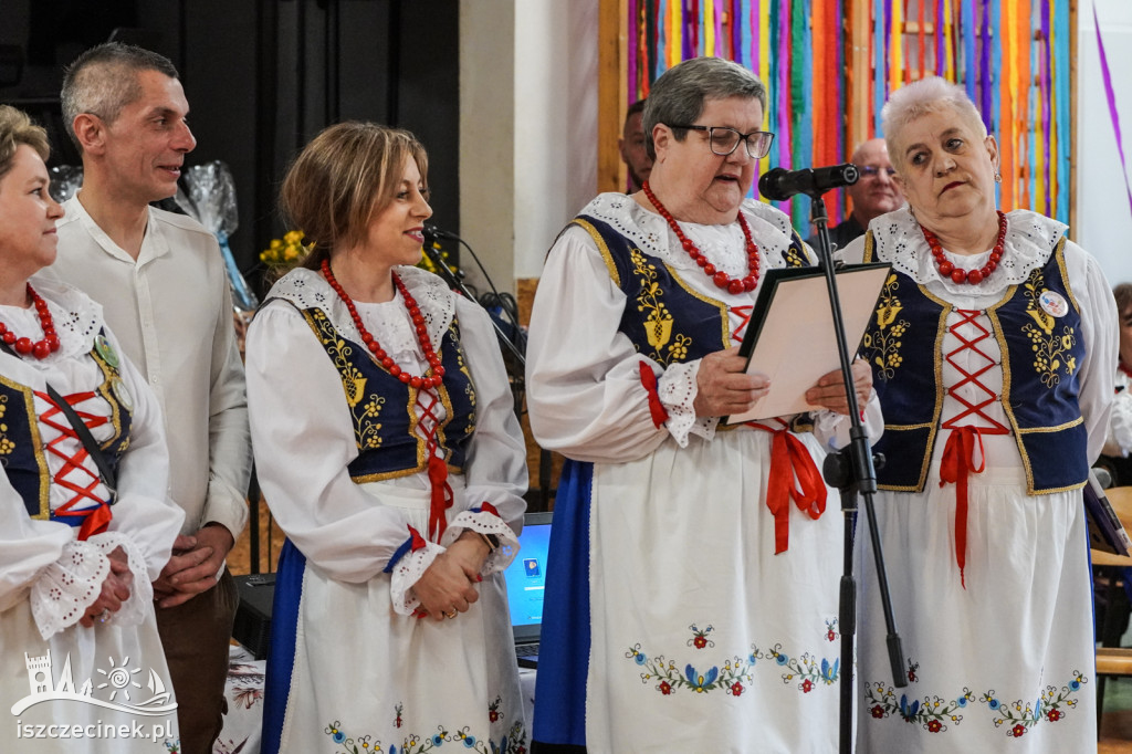 Od czterdziestu lat bawią i pielęgnują tradycję. Okrągły jubileusz Kumoszek z Parsęcka