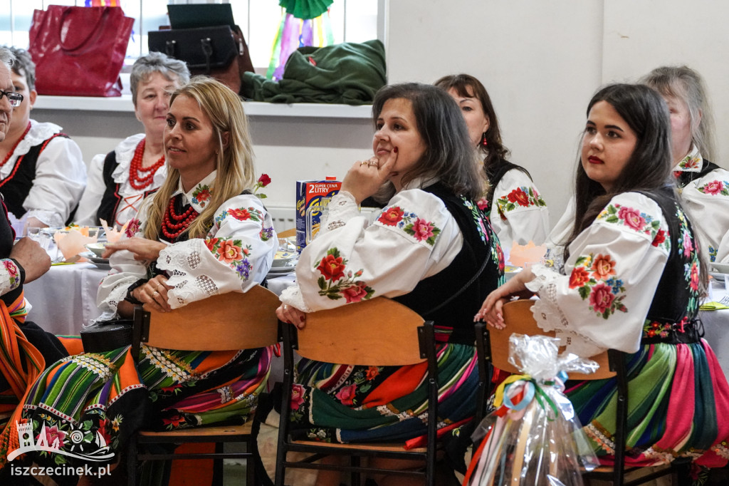 Od czterdziestu lat bawią i pielęgnują tradycję. Okrągły jubileusz Kumoszek z Parsęcka