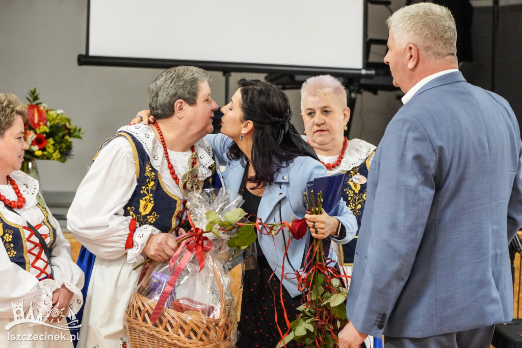 Od czterdziestu lat bawią i pielęgnują tradycję. Okrągły jubileusz Kumoszek z Parsęcka