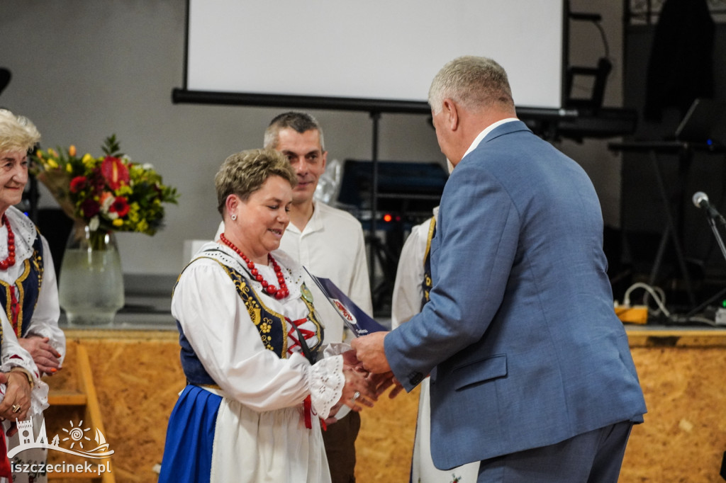 Od czterdziestu lat bawią i pielęgnują tradycję. Okrągły jubileusz Kumoszek z Parsęcka