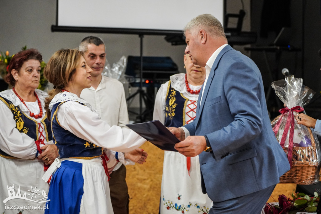 Od czterdziestu lat bawią i pielęgnują tradycję. Okrągły jubileusz Kumoszek z Parsęcka