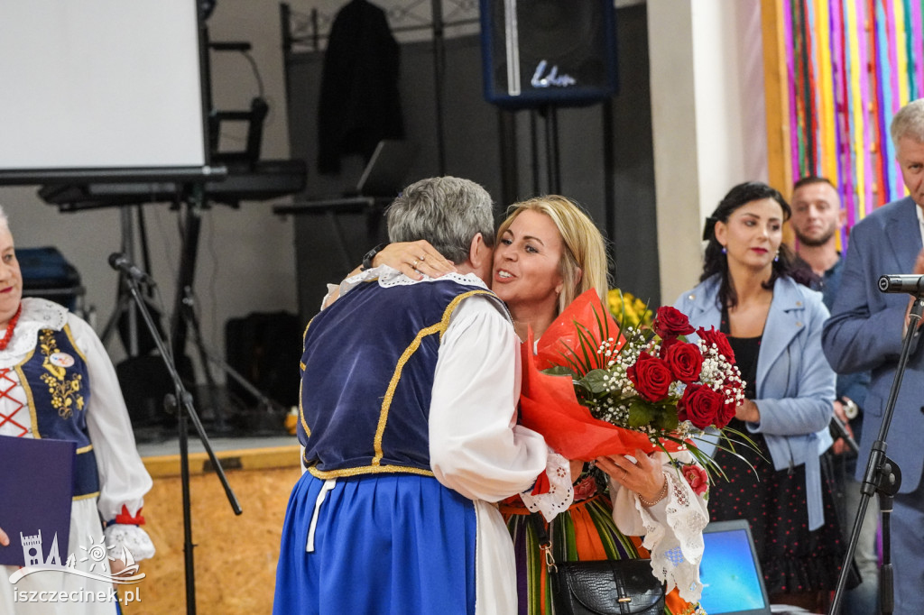 Od czterdziestu lat bawią i pielęgnują tradycję. Okrągły jubileusz Kumoszek z Parsęcka