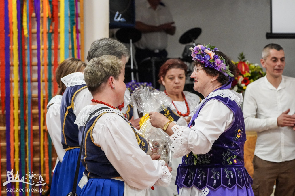 Od czterdziestu lat bawią i pielęgnują tradycję. Okrągły jubileusz Kumoszek z Parsęcka