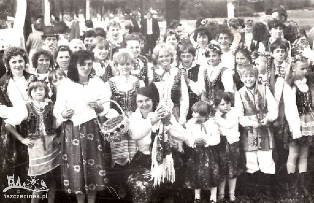 Od czterdziestu lat bawią i pielęgnują tradycję. Okrągły jubileusz Kumoszek z Parsęcka