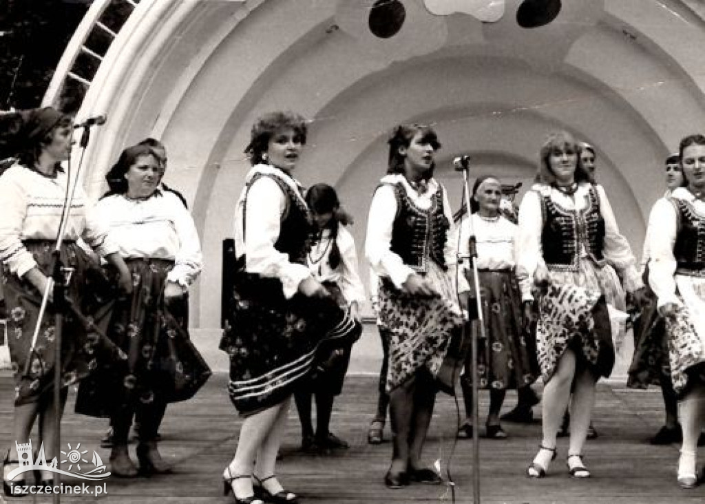 Od czterdziestu lat bawią i pielęgnują tradycję. Okrągły jubileusz Kumoszek z Parsęcka