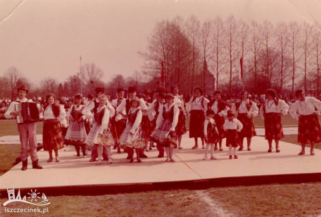 Od czterdziestu lat bawią i pielęgnują tradycję. Okrągły jubileusz Kumoszek z Parsęcka