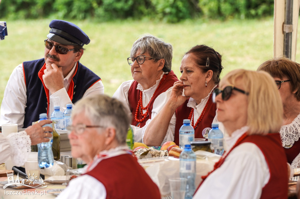 Na ludową nutę. W Jeleniu odbył się XI Regionalny Przegląd Zespołów Śpiewaczych i Kapel.