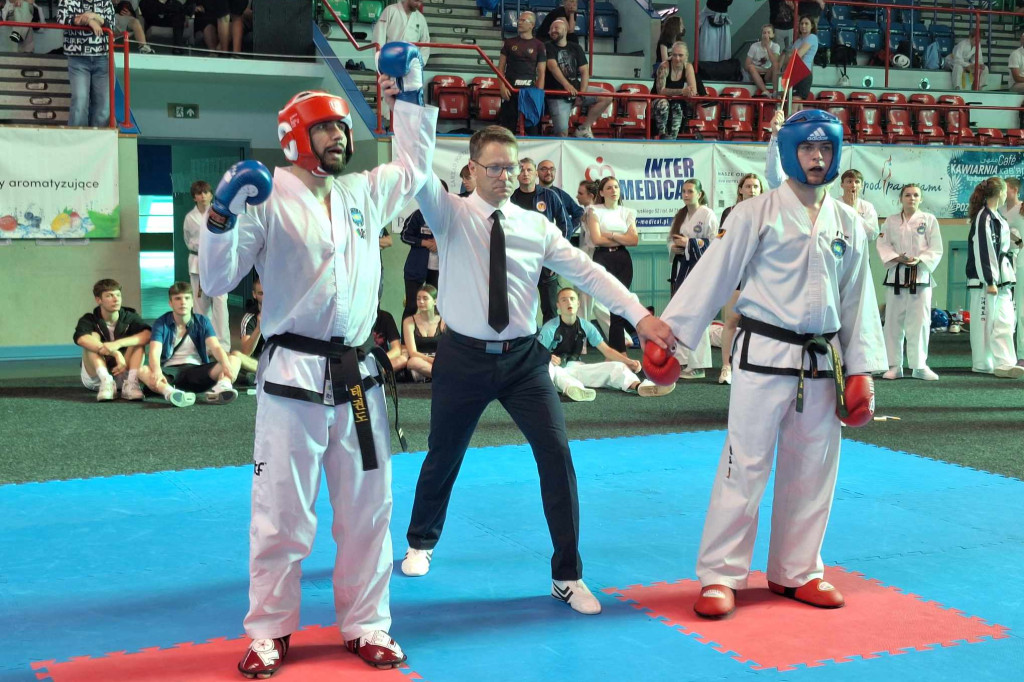 KSW Szczecinek z workiem medali