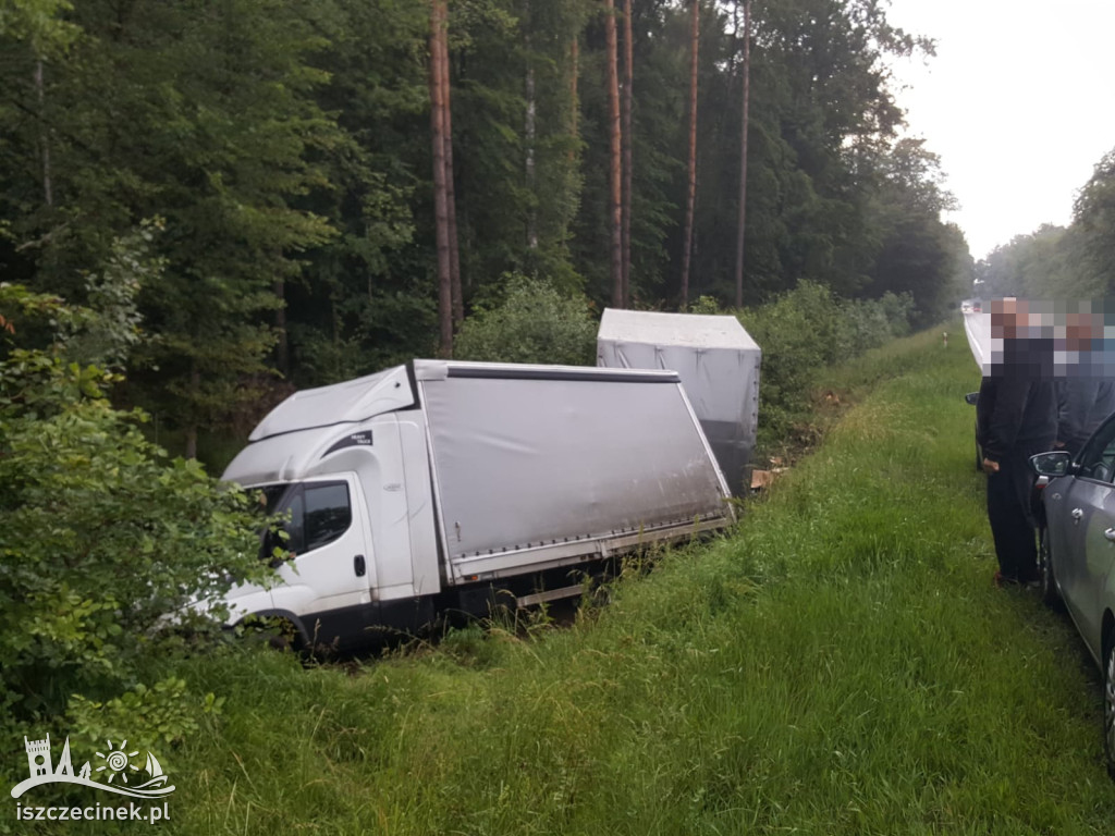 Kierowca busa zasnął za kierownicą. Po chwili stało się to.