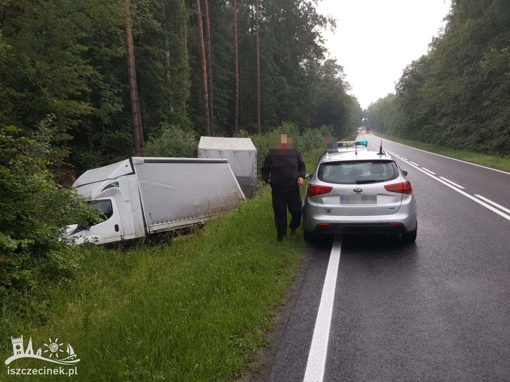 Kierowca busa zasnął za kierownicą. Po chwili stało się to.