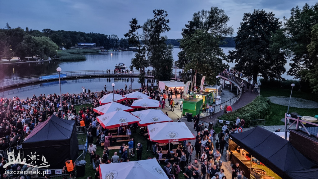 KULTowy piątkowy wieczór pod zamkiem. Art Piknik przyciągnął tłumy