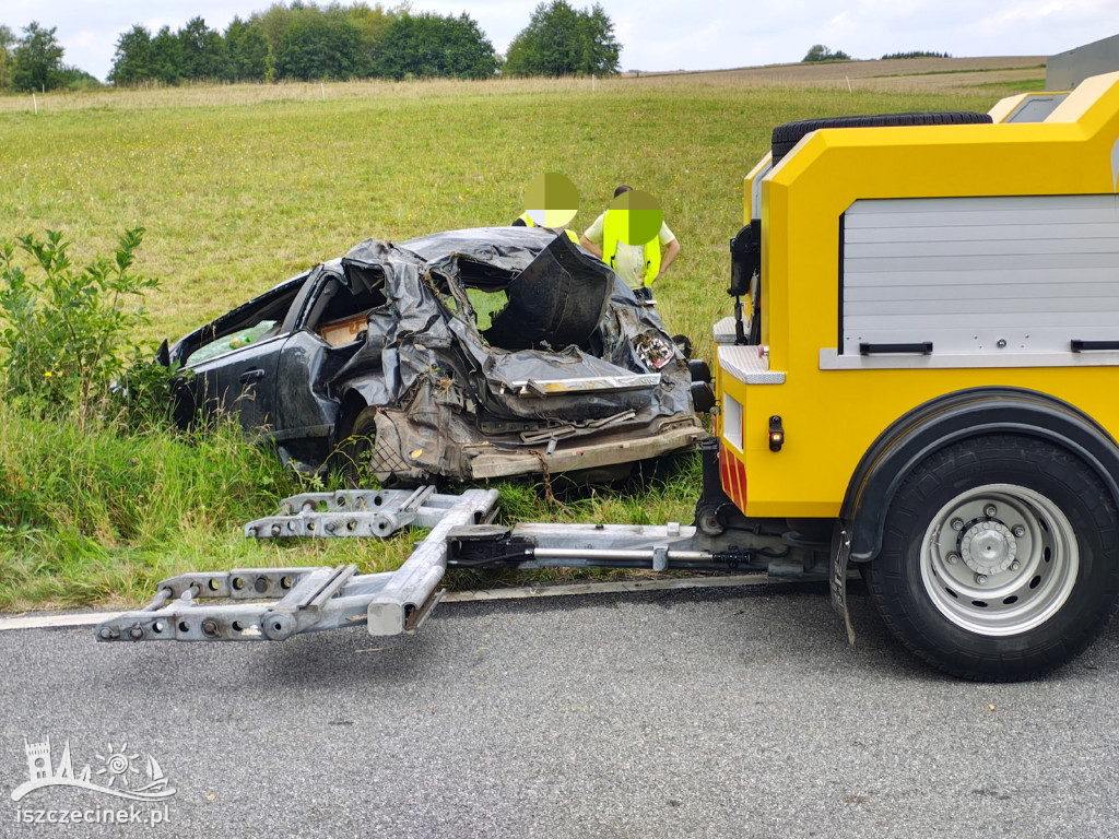 Wstrząsająca tragedia na drodze. Dwie osoby nie żyją, dwie w szpitalu