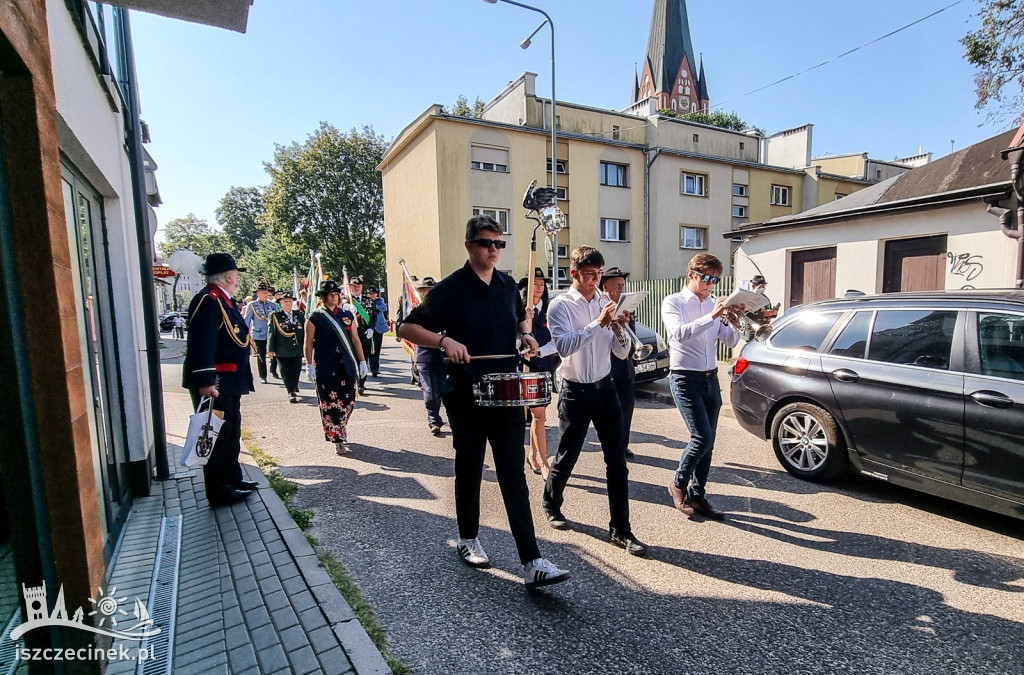 Szczecineckie Bractwo Kurkowe obchodziło 30-lecie działalności, celebrowane mszą i turniejem.