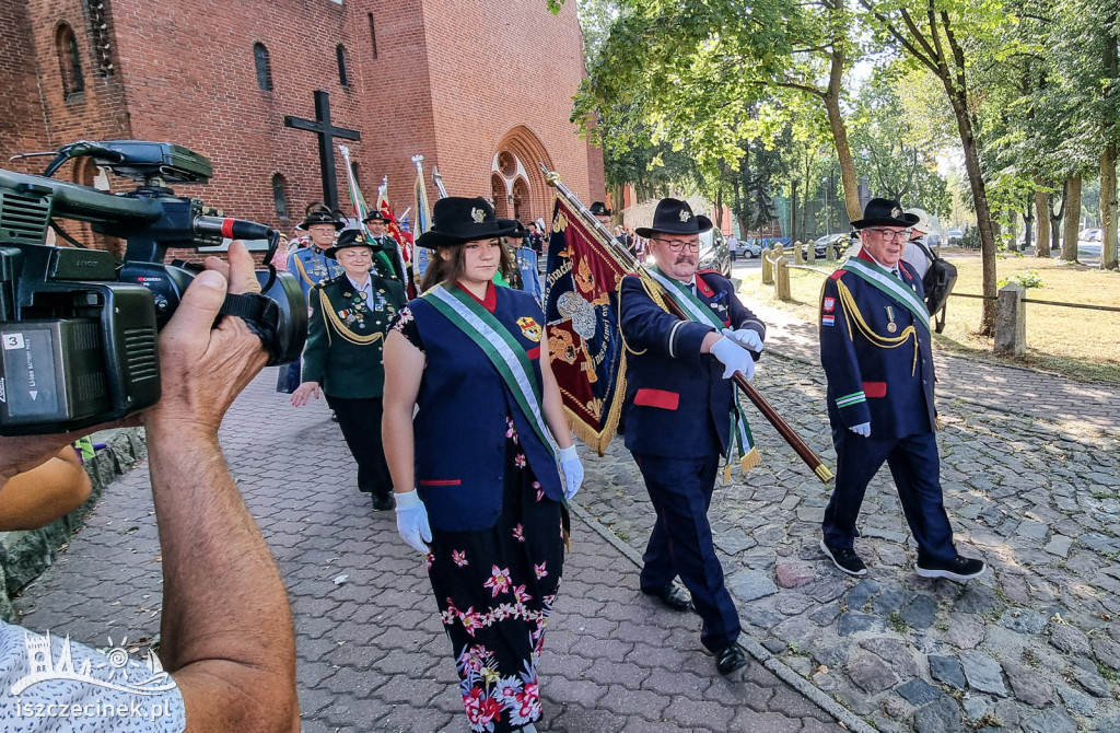 Szczecineckie Bractwo Kurkowe obchodziło 30-lecie działalności, celebrowane mszą i turniejem.