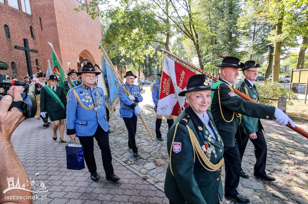 Szczecineckie Bractwo Kurkowe obchodziło 30-lecie działalności, celebrowane mszą i turniejem.