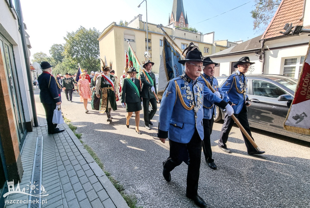 Szczecineckie Bractwo Kurkowe obchodziło 30-lecie działalności, celebrowane mszą i turniejem.