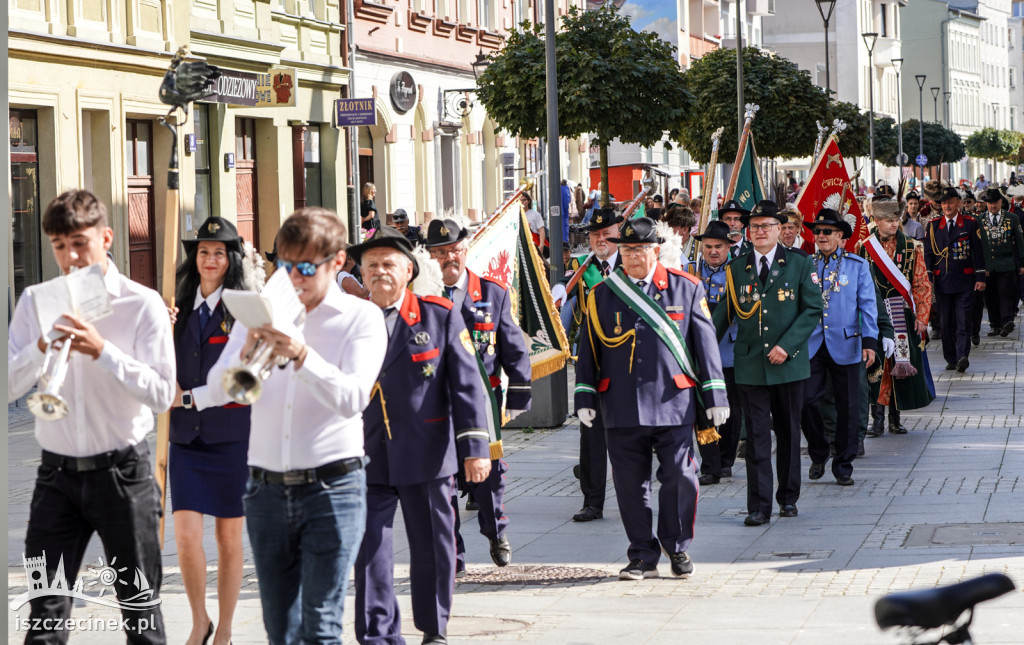 Szczecineckie Bractwo Kurkowe obchodziło 30-lecie działalności, celebrowane mszą i turniejem.