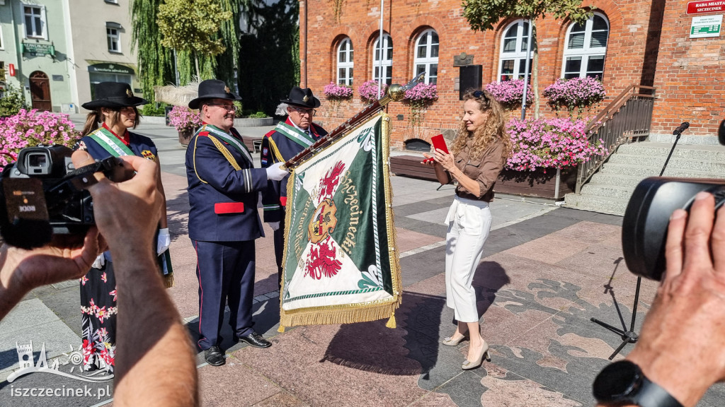 Szczecineckie Bractwo Kurkowe obchodziło 30-lecie działalności, celebrowane mszą i turniejem.