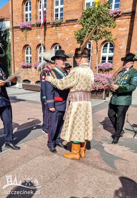 Szczecineckie Bractwo Kurkowe obchodziło 30-lecie działalności, celebrowane mszą i turniejem.