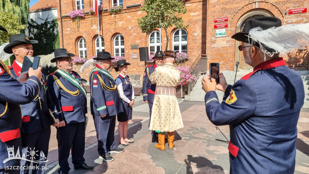 Szczecineckie Bractwo Kurkowe obchodziło 30-lecie działalności, celebrowane mszą i turniejem.