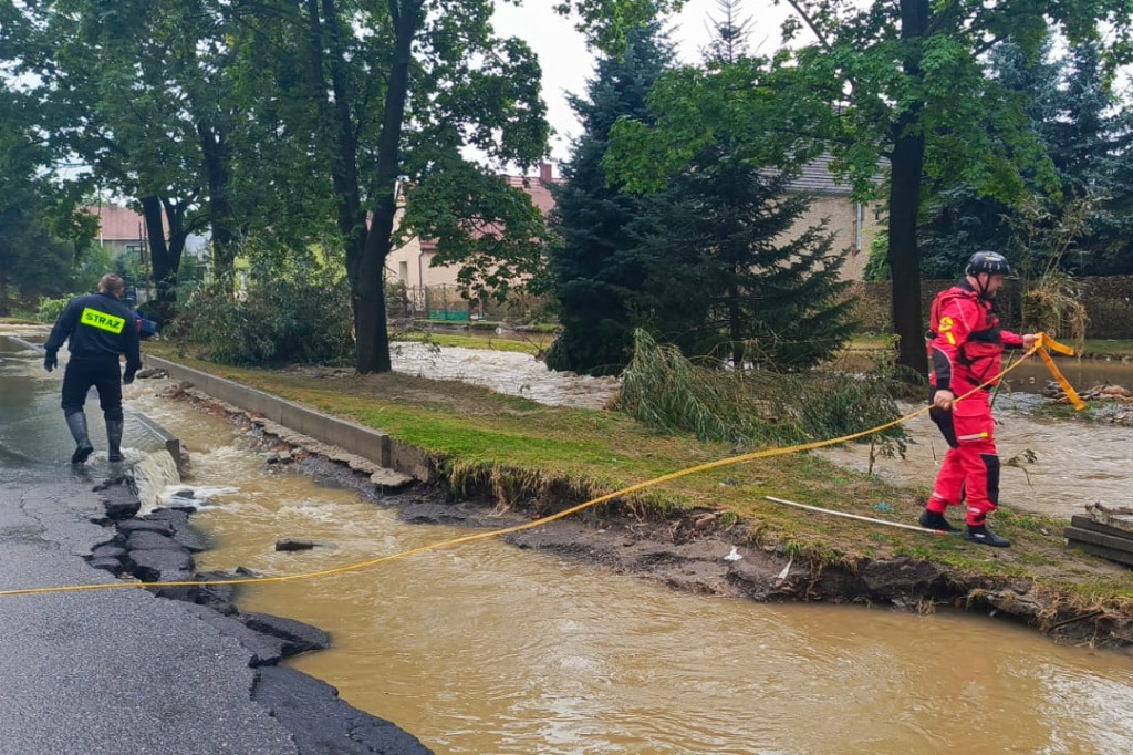 Ratownicy WOPR w akcji na południu Polski. Pomagają w ewakuacji mieszkańców z zalanych terenów