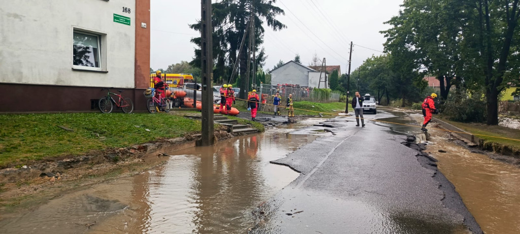 Ratownicy WOPR w akcji na południu Polski. Pomagają w ewakuacji mieszkańców z zalanych terenów