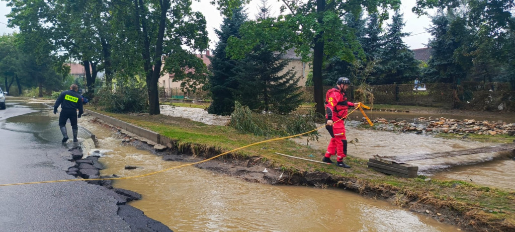 Ratownicy WOPR w akcji na południu Polski. Pomagają w ewakuacji mieszkańców z zalanych terenów