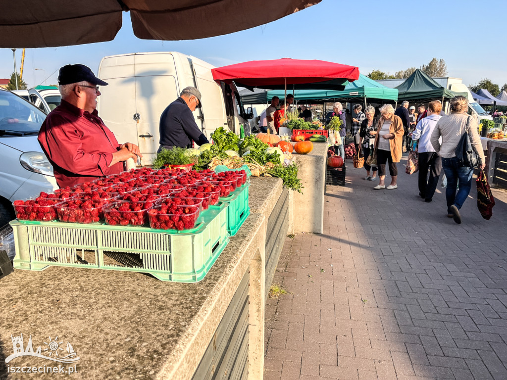 Jesienne warzywa i przetwory: Szczecineckie targowisko kusi