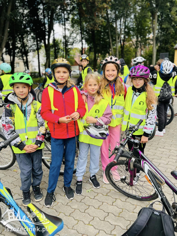 Dookoła Trzesiecka na rowerach. Tak Szczecinek świętował dzień bez samochodu.