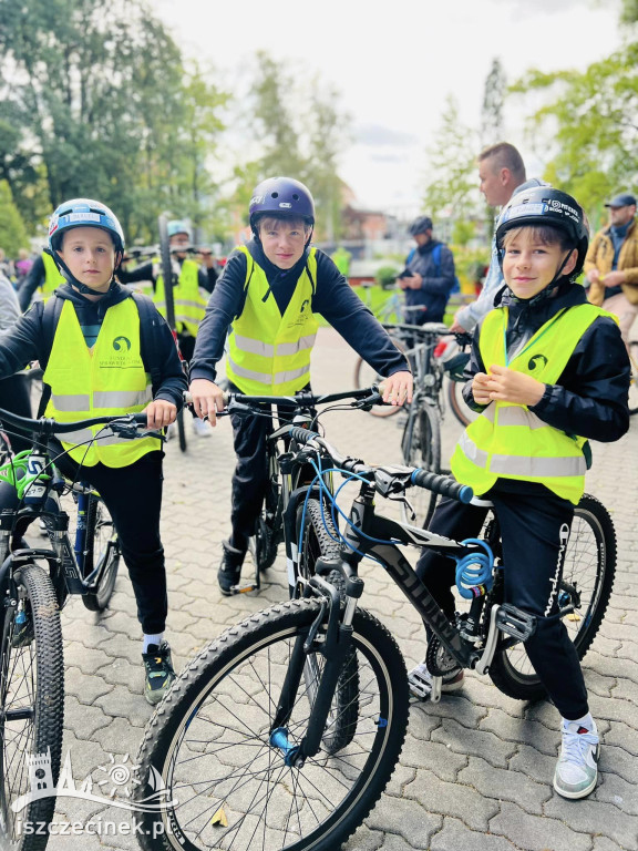 Dookoła Trzesiecka na rowerach. Tak Szczecinek świętował dzień bez samochodu.