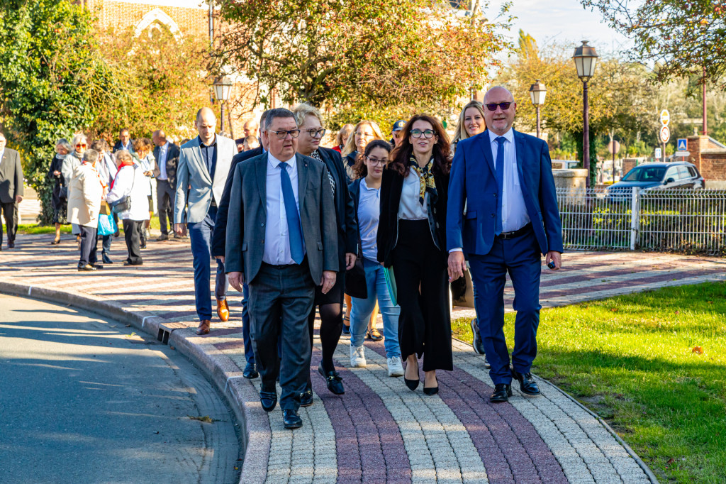 Drzewo przyjaźni między Szczecinkiem a Noyelle-sous-Lens posadzone! Zobacz zdjęcia!