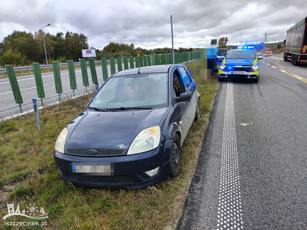 Pijany kierowca za kierownicą Forda