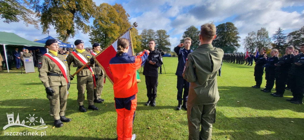 Ślubowanie klas mundurowych w Białym Borze - kadet to zaszczyt!