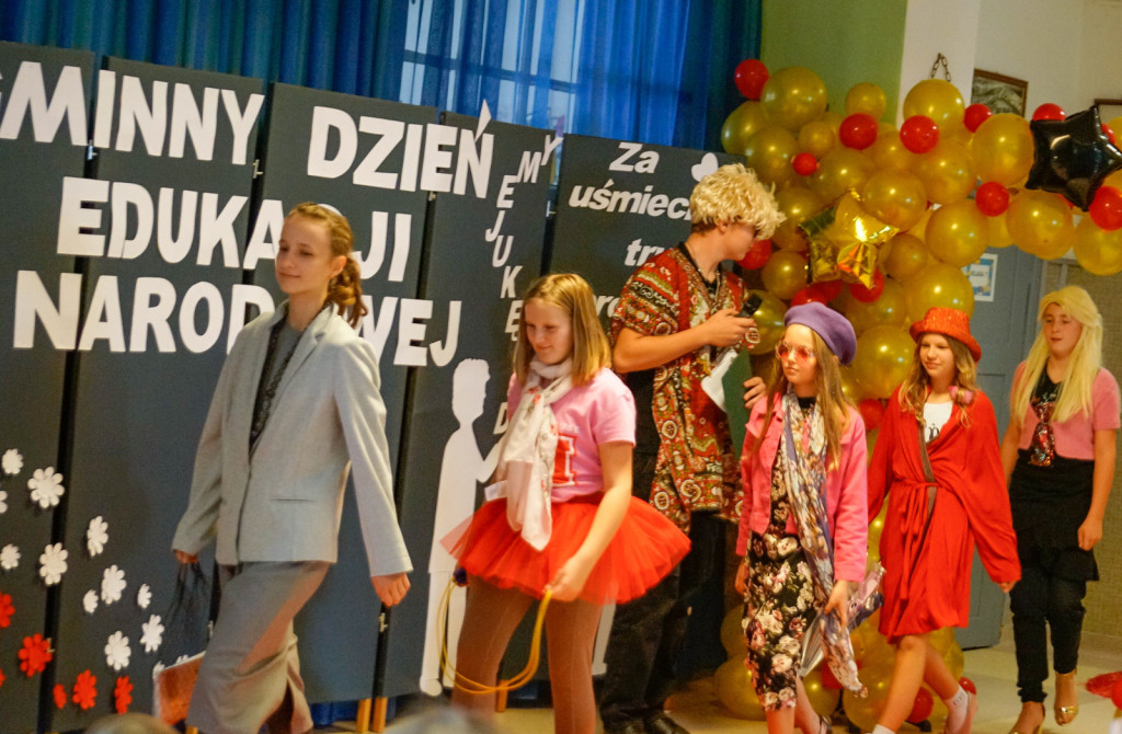 Gminny Dzień Edukacji Narodowej w Parsęcku – humor i wdzięczność