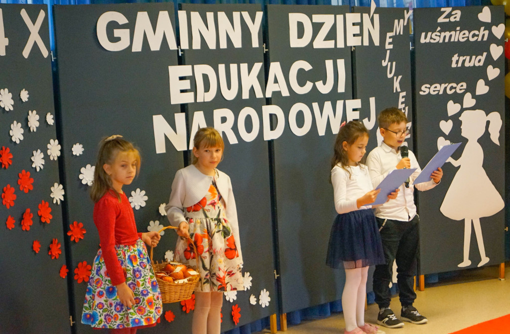 Gminny Dzień Edukacji Narodowej w Parsęcku – humor i wdzięczność